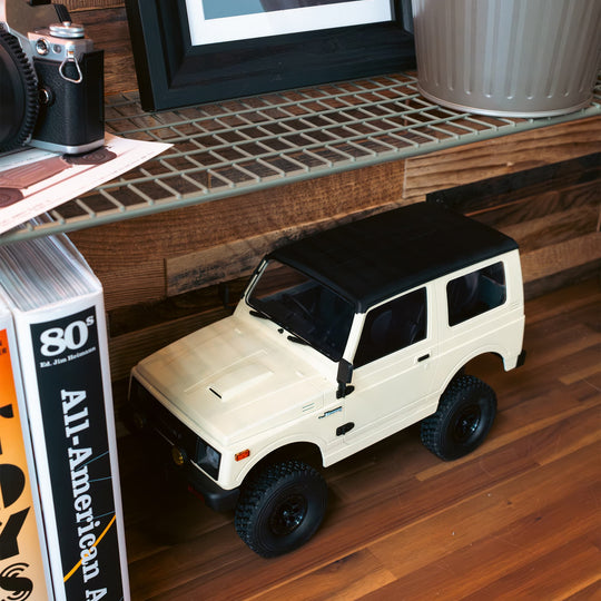 【ISONO CRAFT オリジナルカラー】スズキ ジムニー アイボリー（JA11 RTR） ※受注生産