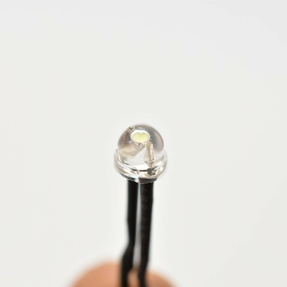 [問屋ワールド］スケールクローラーRCカー用高輝度LEDフォグランプ＆ライトステーキット（G157UW）
